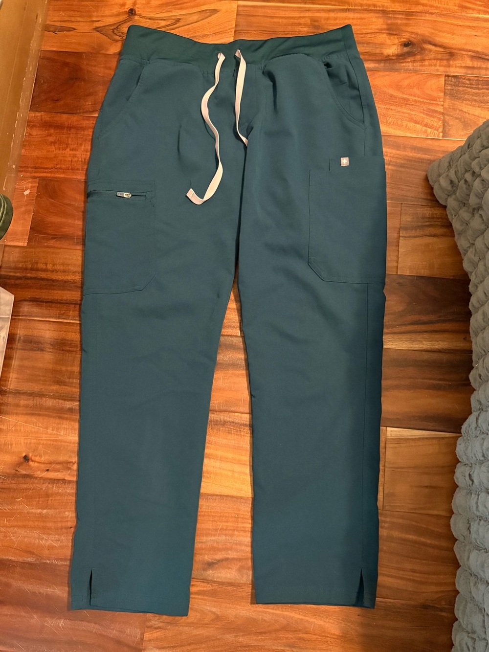 FIGS Scrub Pants Women’s Green Jogger Straight Leg Medical Uniform Pocket (1260)